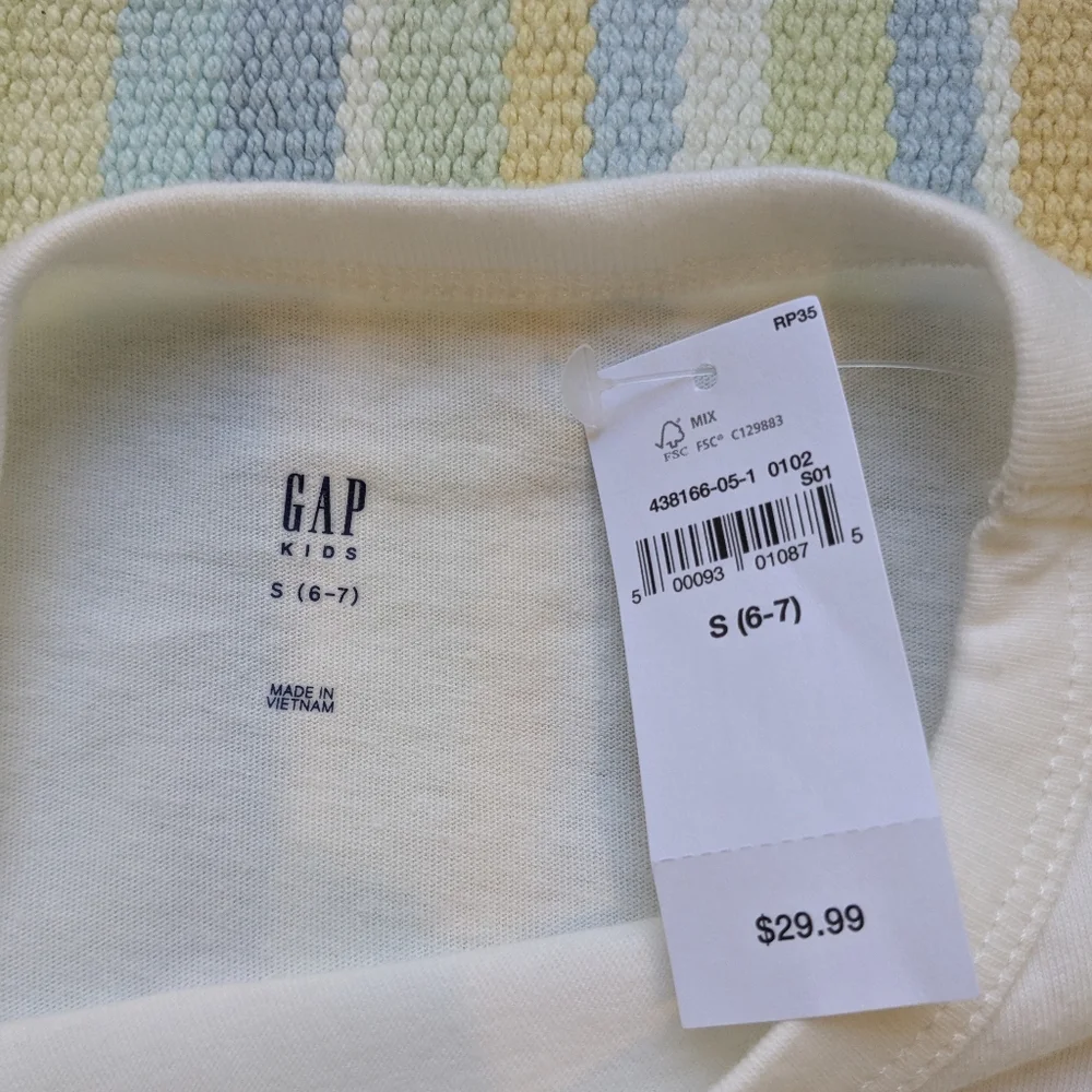 PRICE DROP ⬇️ NEW NWT GAP long sleeve pocket tees small 6/7